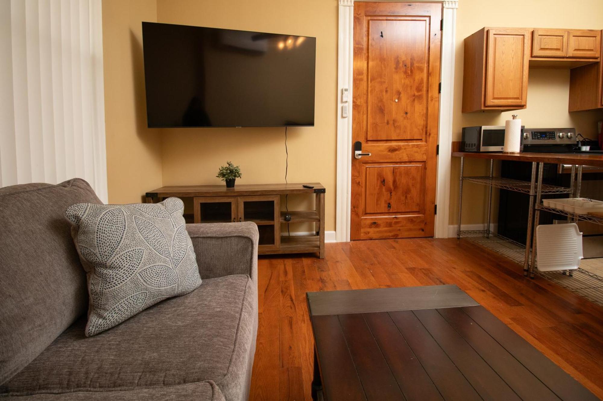 Quiet, Gated Oasis Near Downtown Lexington Apartment Exterior photo